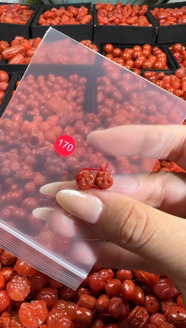 颈饰未镶嵌南红玛瑙1