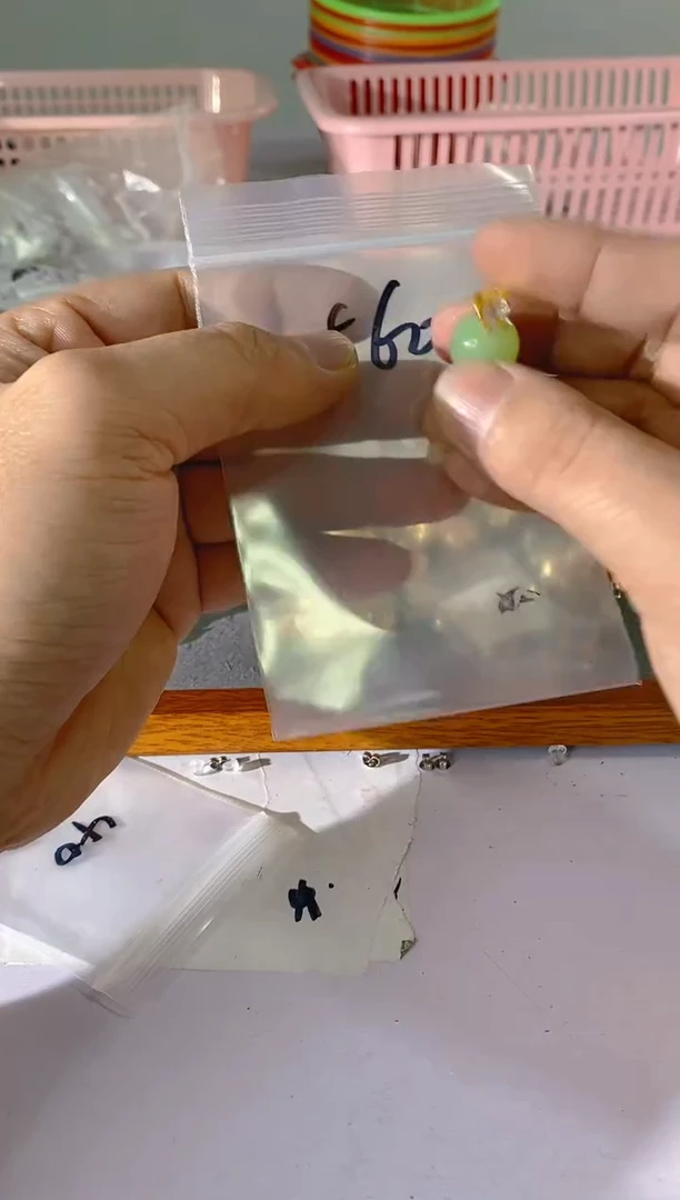 【闪购商品】水晶颈饰银S925镶嵌560红宝，蓝宝，多样性发一件赠链