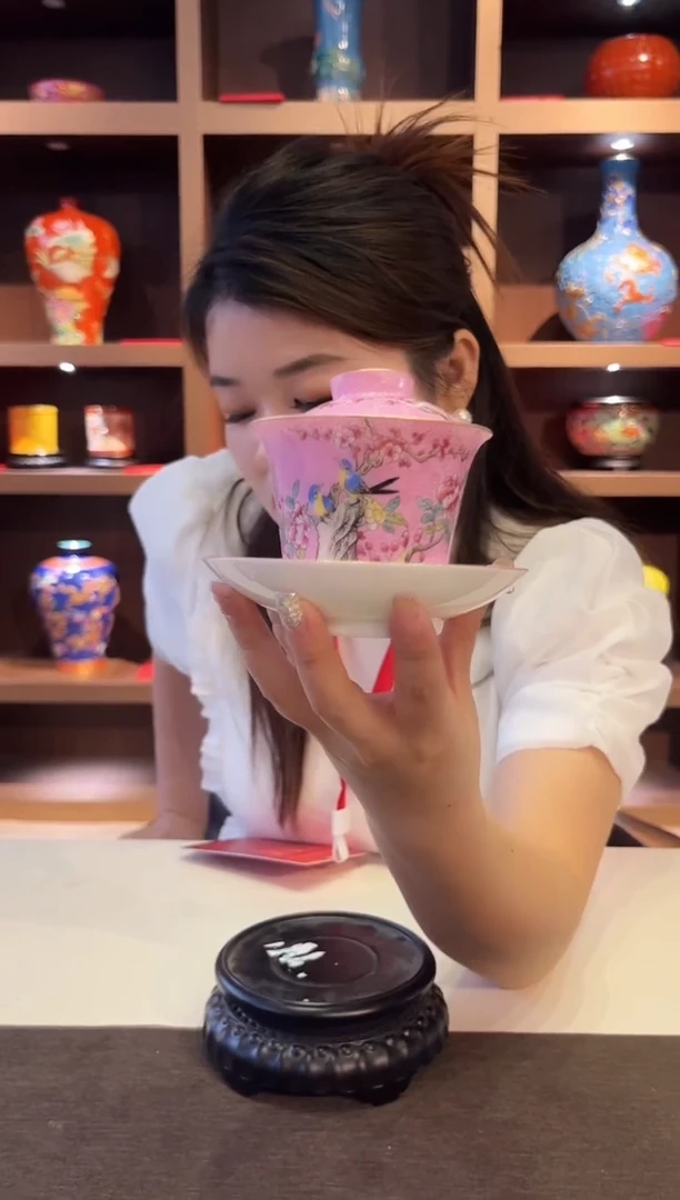 摆件景德镇粉彩扒花三才盖碗