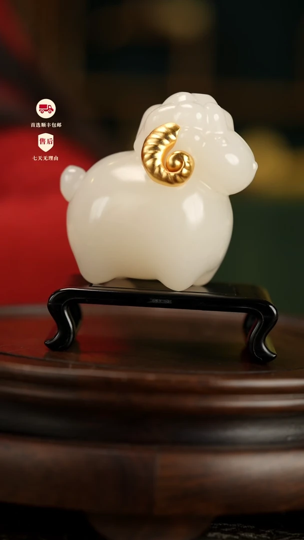 云南石荔枝白雕刻：喜气洋洋摆件