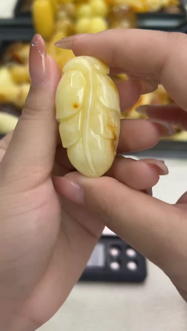 裸石琥珀未镶嵌琥珀蜜蜡吊坠