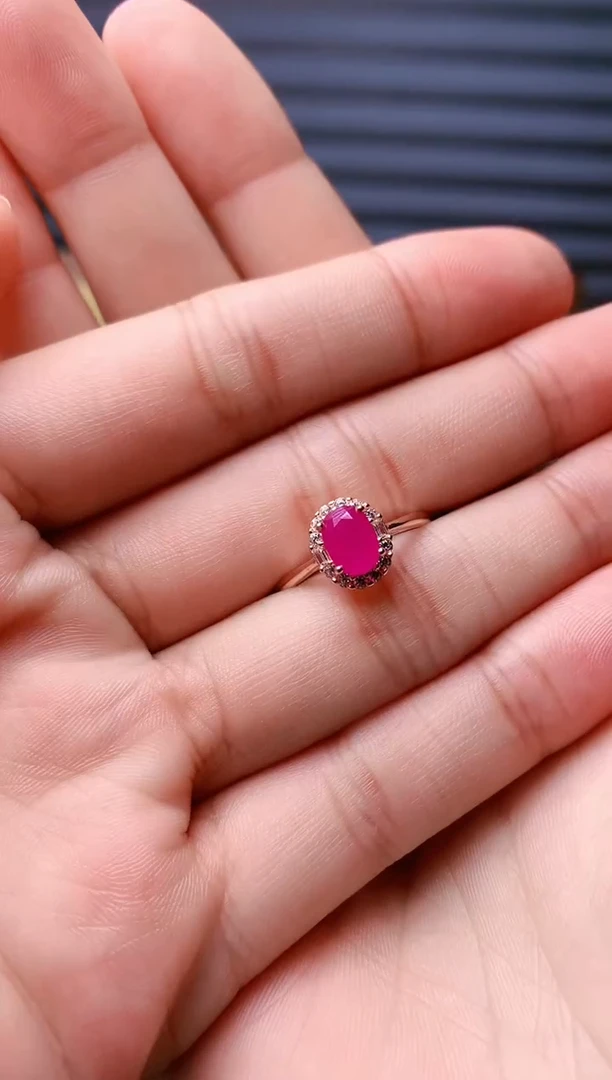 【闪购商品】红宝石戒指银S925镶嵌........