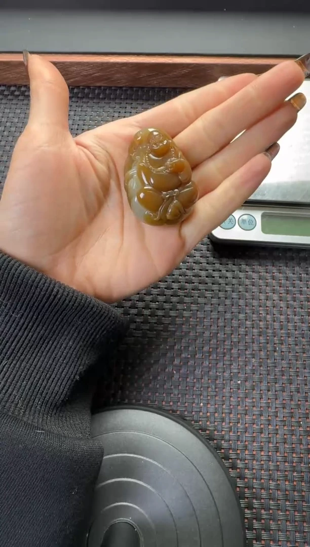 吊坠(赠链)未镶嵌和田玉且末金山糖白吊坠