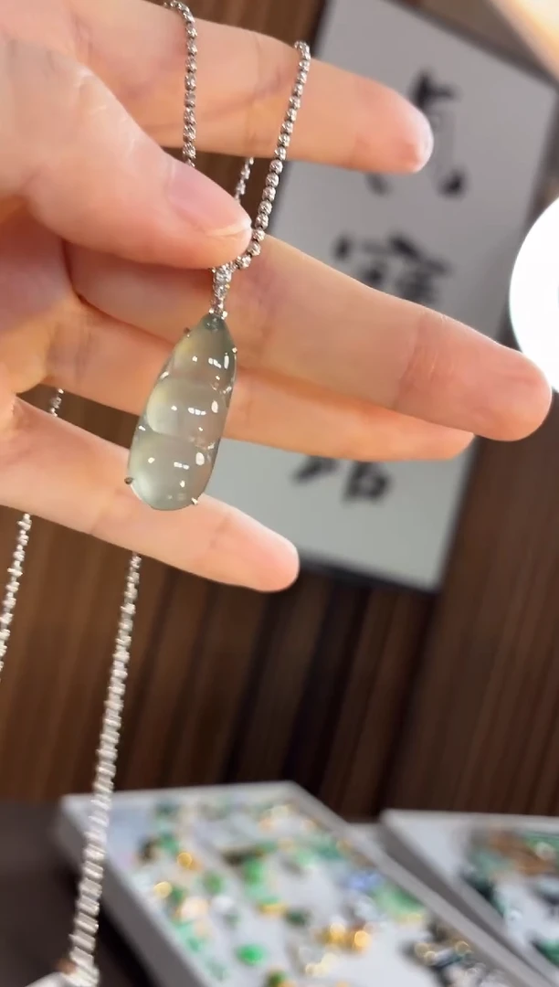 吊坠(不含链)18K金镶嵌翡翠吊坠