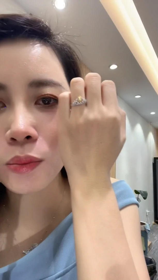 戒指18K金镶嵌钻石YT