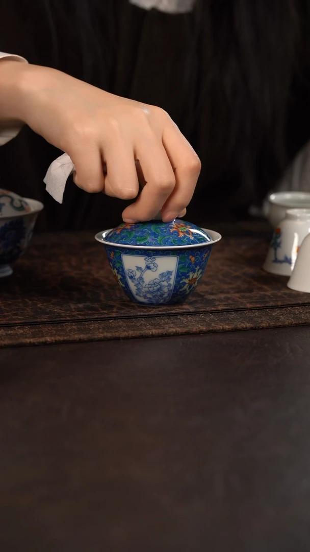 【闪购商品】杯聚澜堂斗彩宝相花卉卧足盖碗