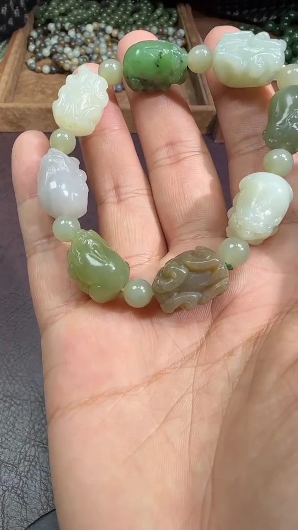 未镶嵌和田玉挂件【陆1202】67 7023多样性发其一