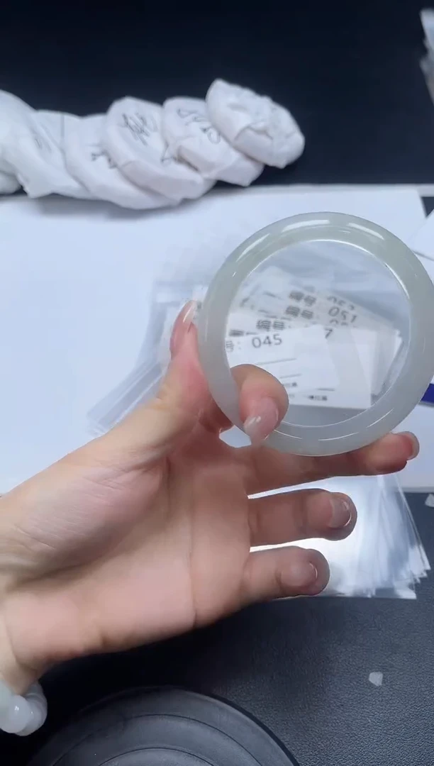 未镶嵌手镯石英质玉045-556