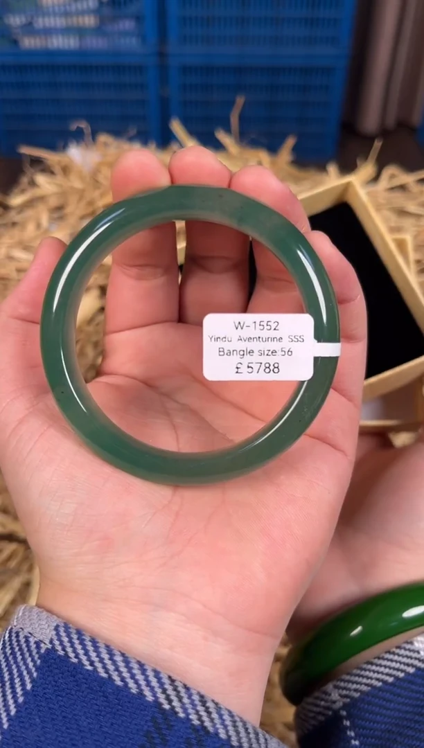 未镶嵌手镯石英质玉W1552