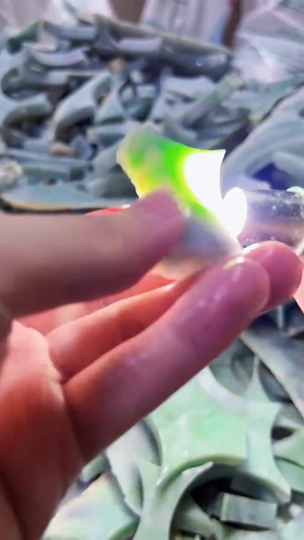 翡翠裸石缅甸翡翠A货文7819