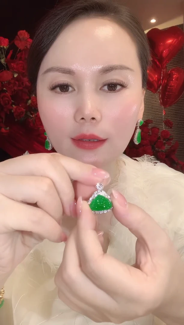 吊坠(不含链)18K金镶嵌翡翠D37