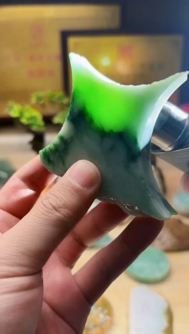 翡翠挂件未镶嵌A货张麦9229