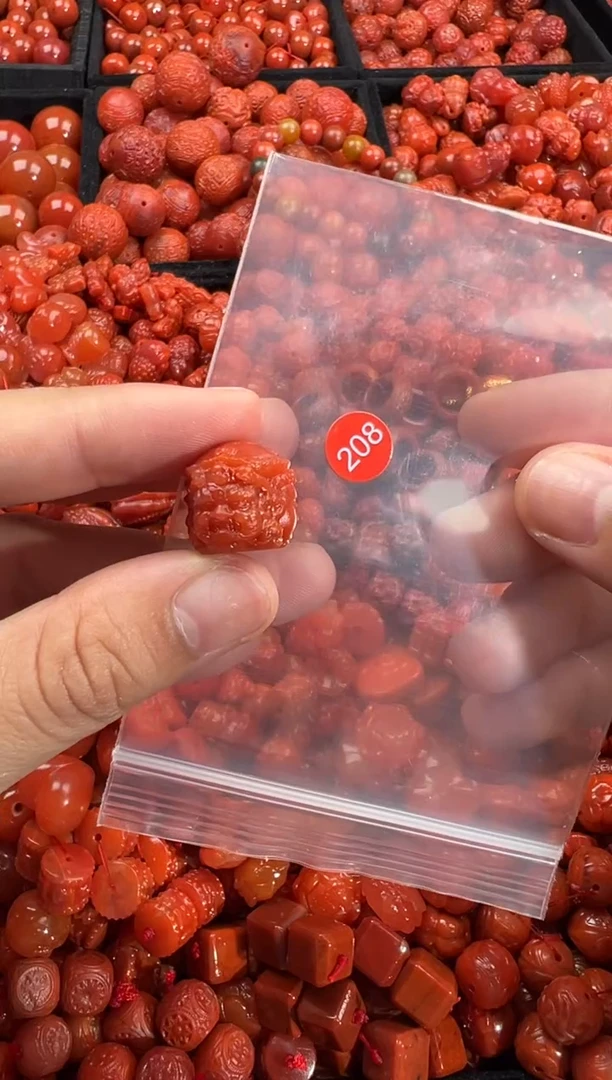 南红玛瑙未镶嵌颈饰1