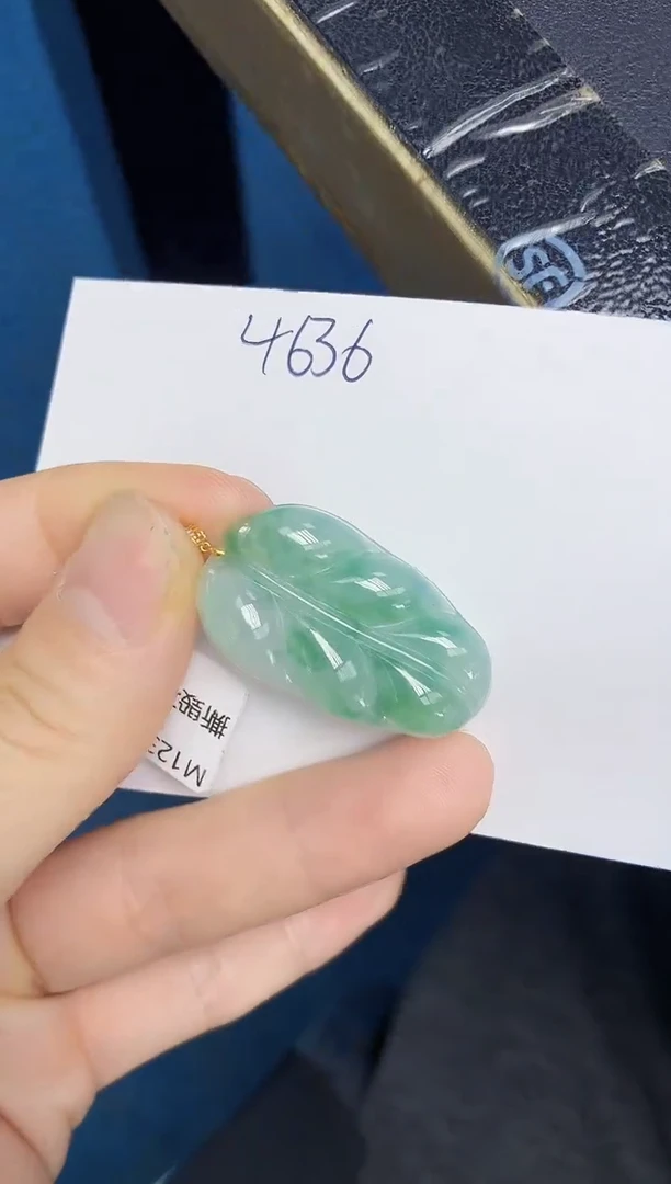 翡翠18K金镶嵌颈饰天然缅甸翡翠A货
