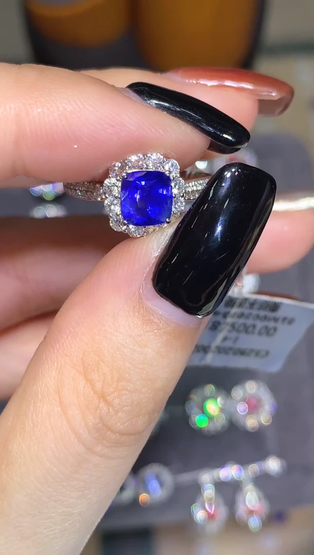 戒指蓝宝石18K金镶嵌1.56CT