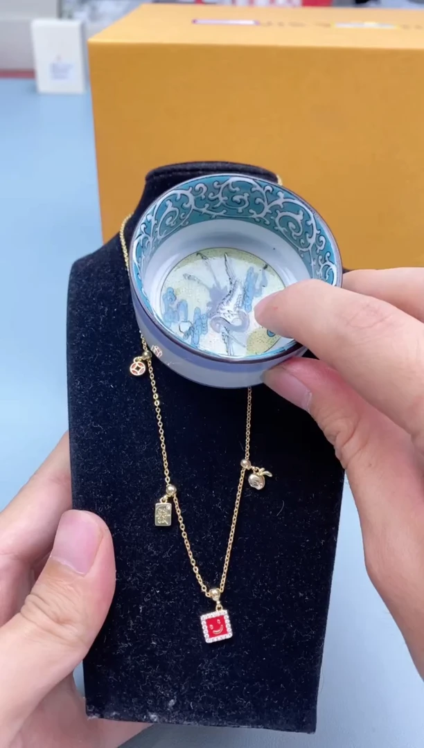 瓷片瓷器开播，全场浮力