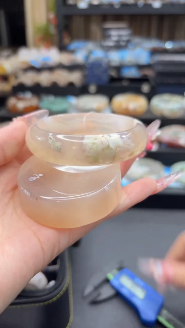 未镶嵌手镯石英质玉346(57圈赠送镯心)