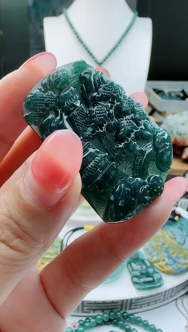 【闪购商品】翡翠颈饰未镶嵌多样性随机一件发货