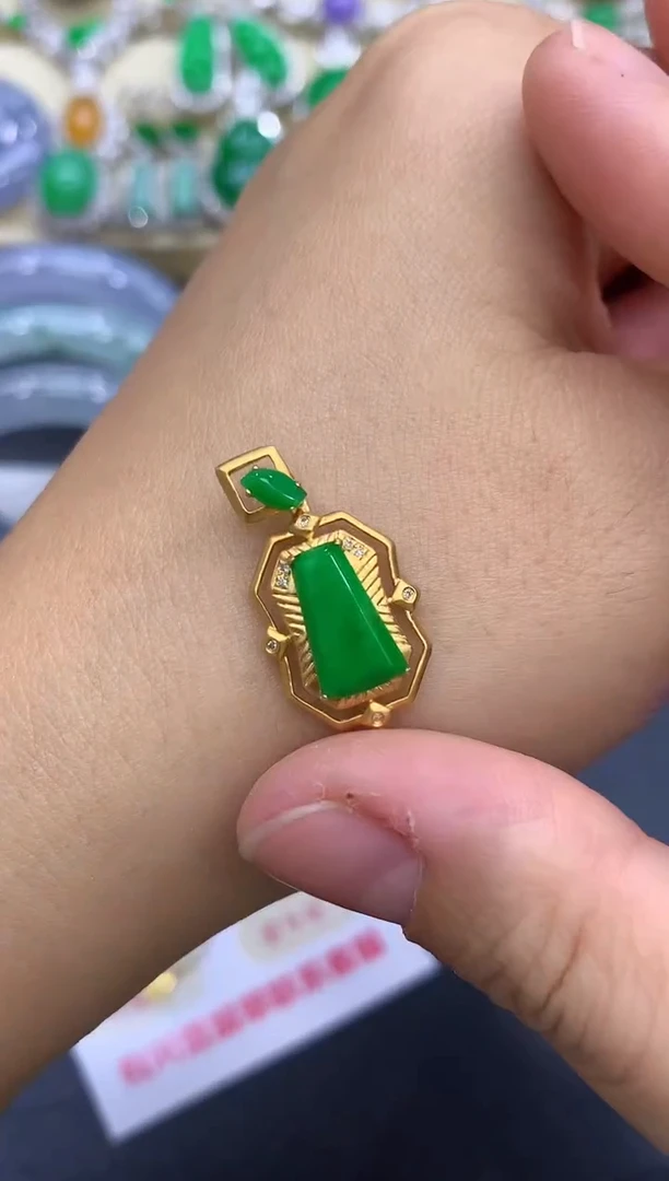 颈饰18K金镶嵌翡翠268-中国好珍宝