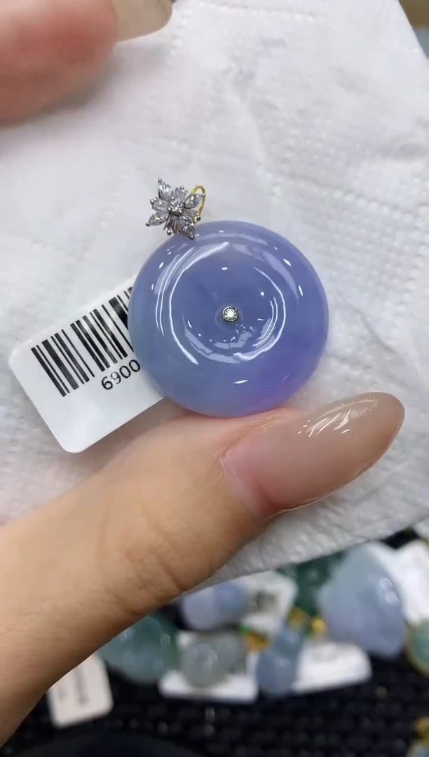 翡翠18K金镶嵌颈饰111111111111