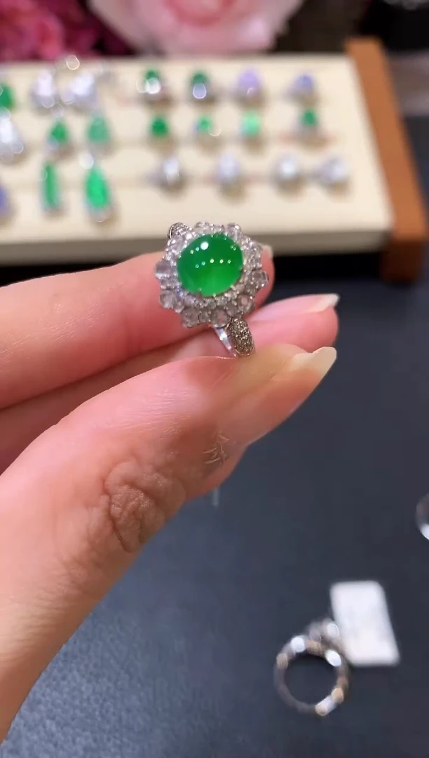 18K金镶嵌戒指翡翠z155