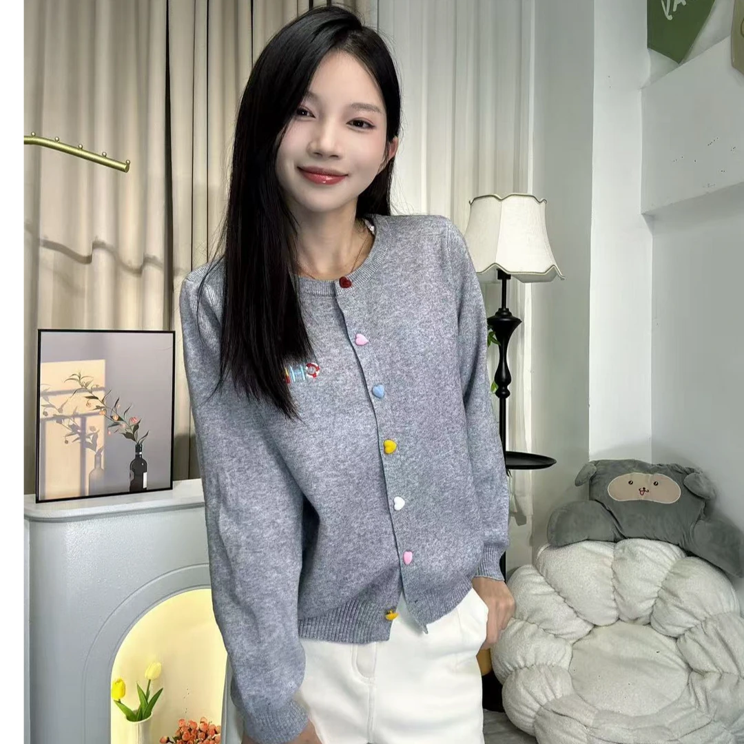 《秋日彩虹》新款大码圆领小香风刺绣针织衫女时尚百搭毛衣开衫