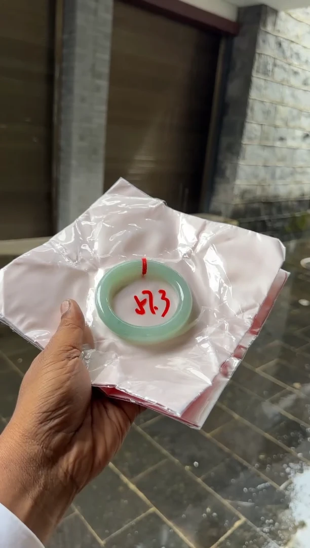 未镶嵌手镯翡翠手镯
