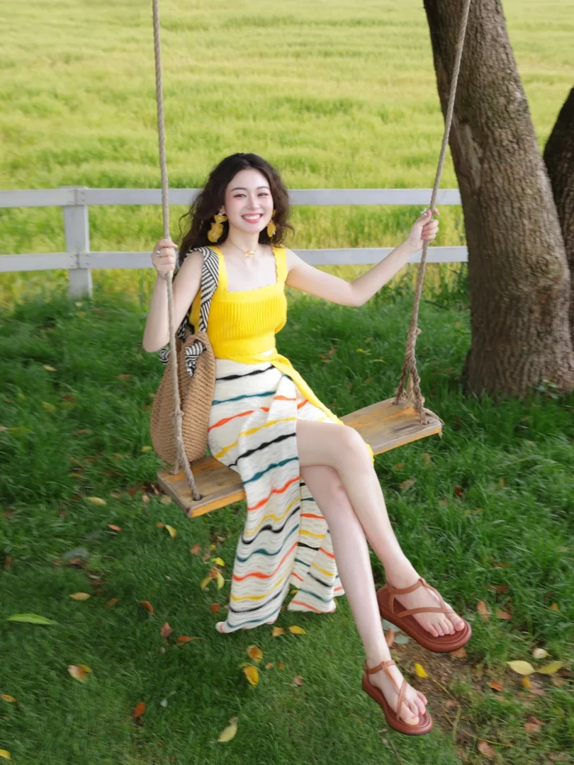 2025夏季新款韩系穿搭条纹半身裙防晒洋气黄色吊带背心两件套装女