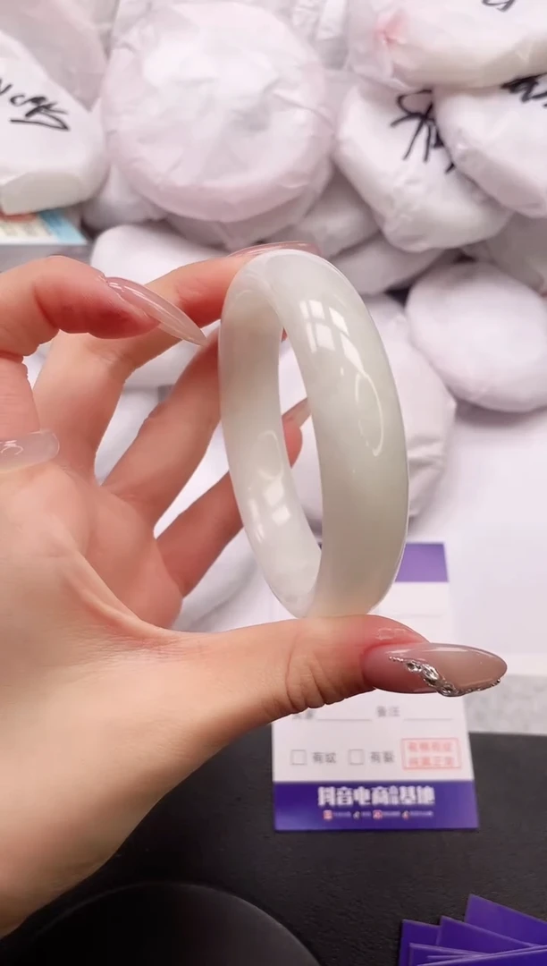 【闪购商品】和田玉手镯未镶嵌25K308-61