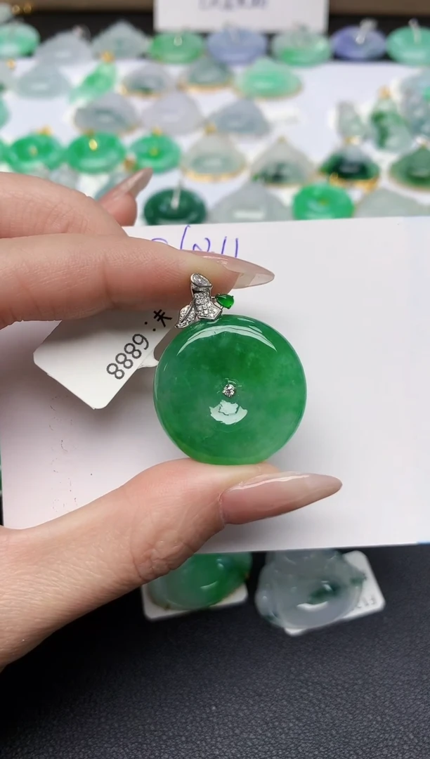 颈饰18K金镶嵌翡翠天然缅甸A货翡翠百元以上9元证书费自理
