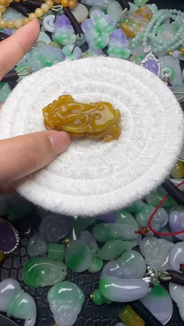 颈饰未镶嵌翡翠缅甸翡翠吊坠