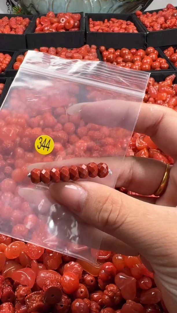 颈饰未镶嵌南红玛瑙1