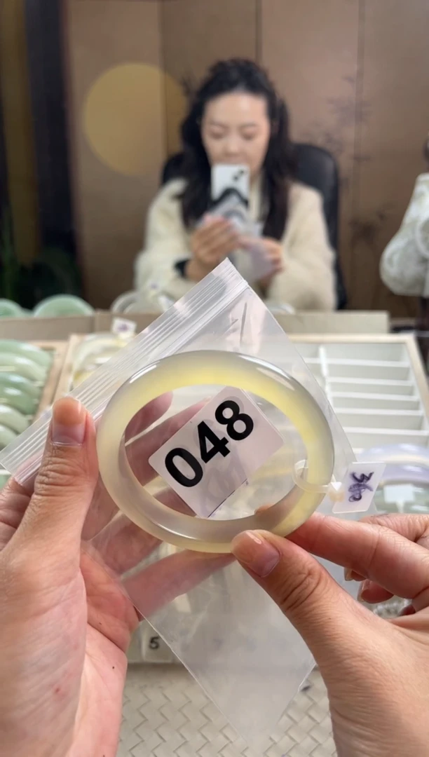 手镯玛瑙/玉髓未镶嵌猪**宝048