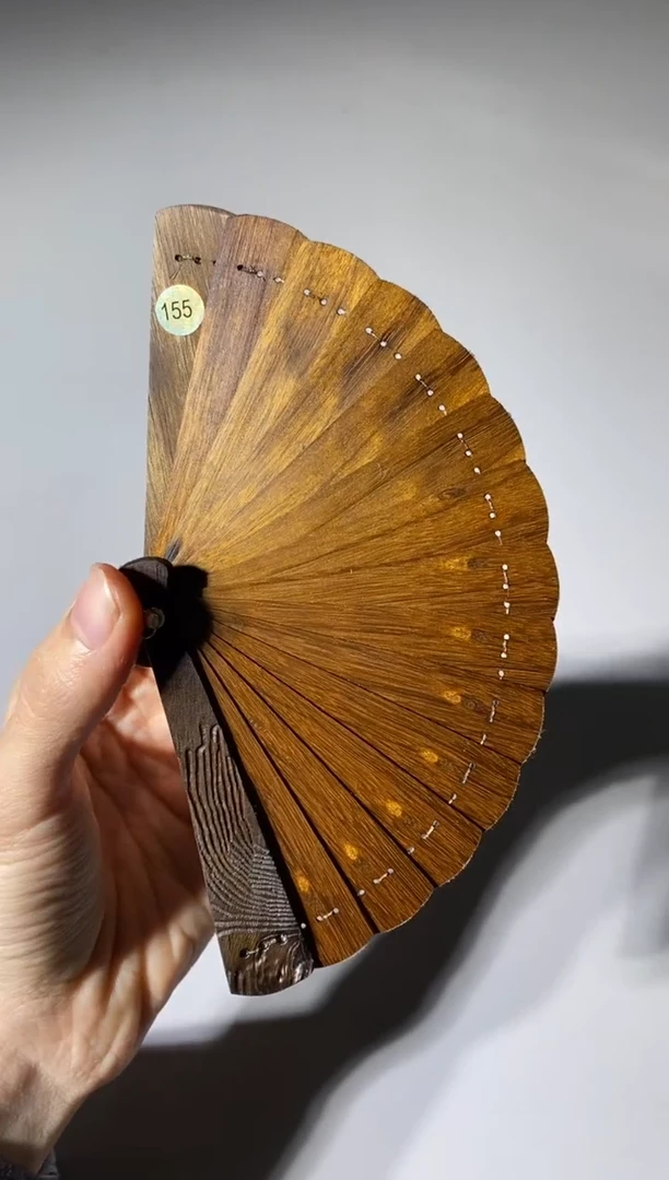 【闪购商品】金丝楠木雕155号10cm金丝楠木小叶桢楠掌中扇