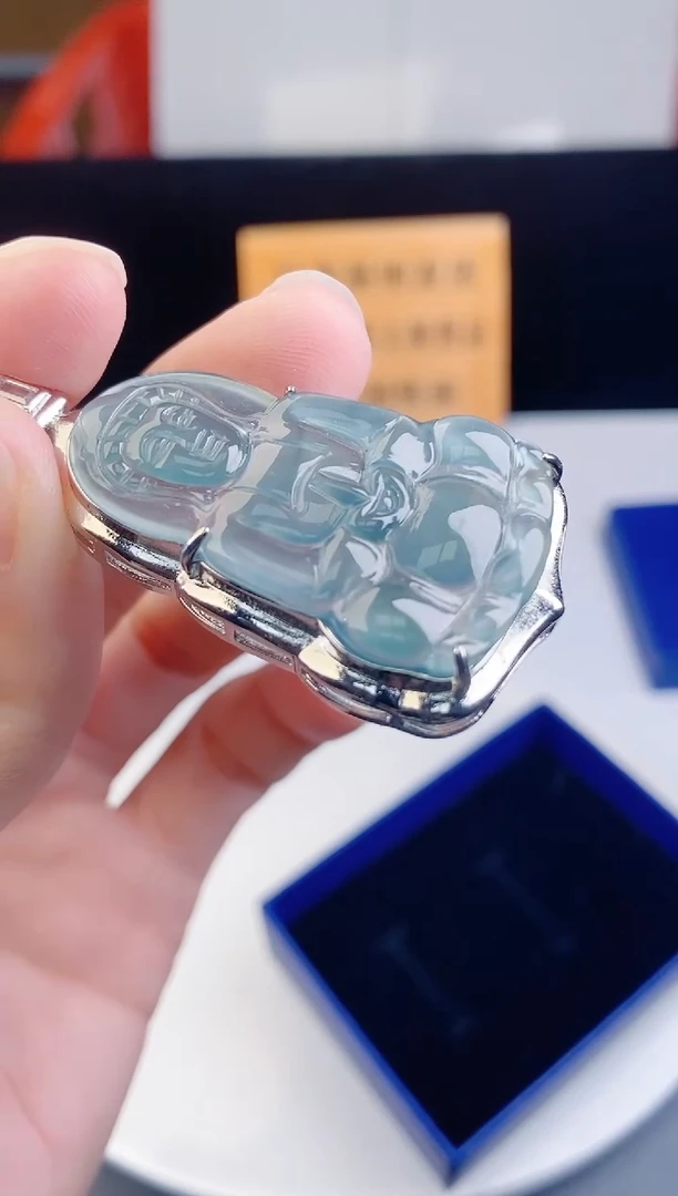 颈饰未镶嵌翡翠`