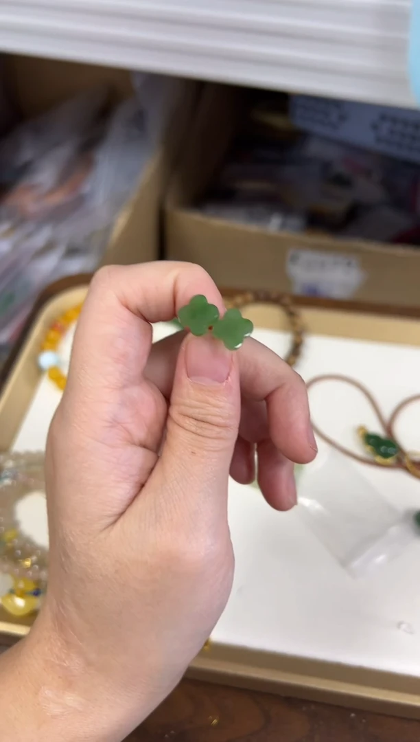 项链银S925镶嵌和田玉和田玉碧玉花朵银镶嵌耳钉[2281]