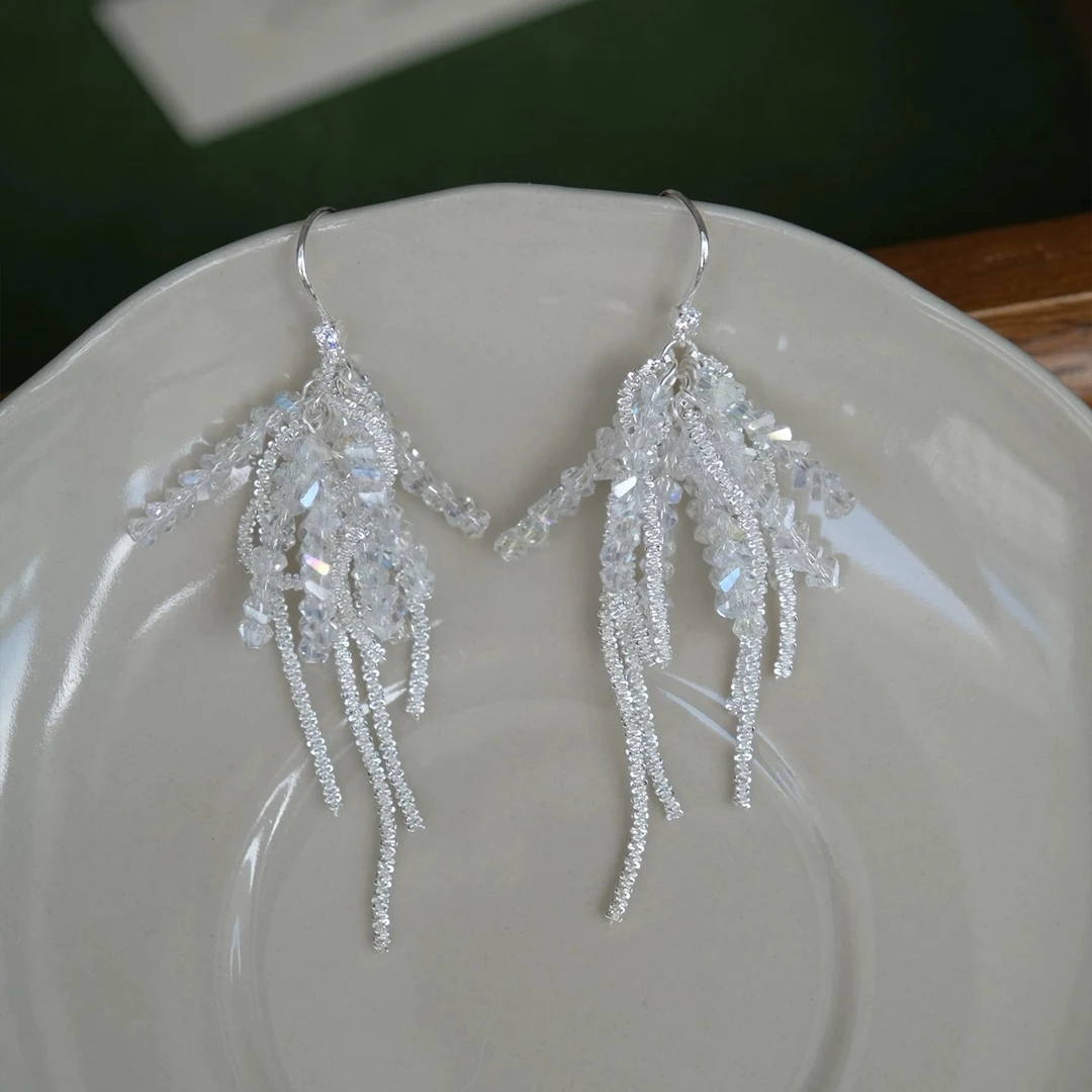 铜合金耳饰 日韩 新款流苏白色浅日韩耳环超仙纯手工配饰