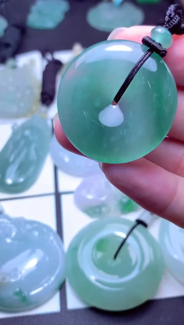 颈饰未镶嵌翡翠天然A货翡翠