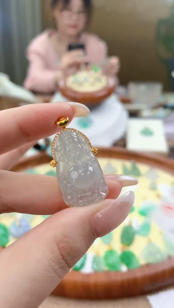 翡翠18K金镶嵌颈饰天然A货翡翠挂件