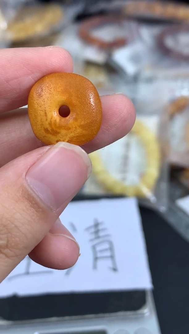 蜜蜡未镶嵌珠宝奇石226