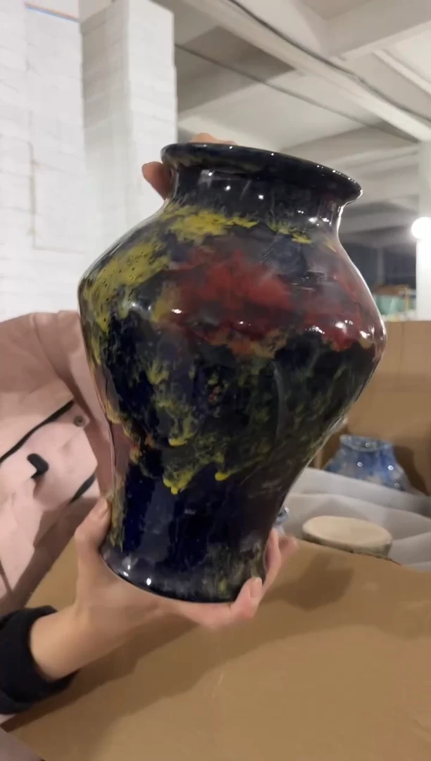 景德镇瓷器异形黑色瓶