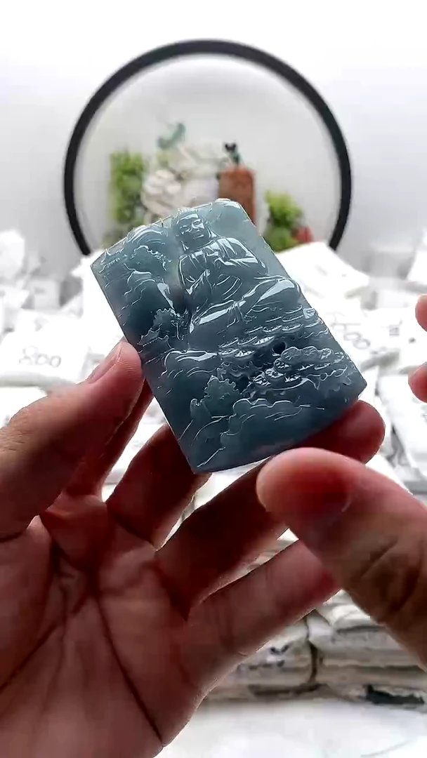 颈饰未镶嵌翡翠大日如来