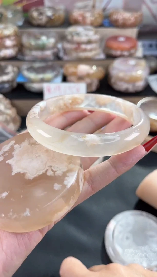 未镶嵌手镯石英质玉64