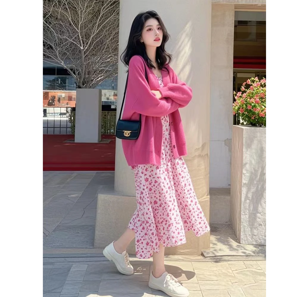 开春穿搭一整套针织开衫配吊带裙法式温柔风小众微胖女生连衣裙子