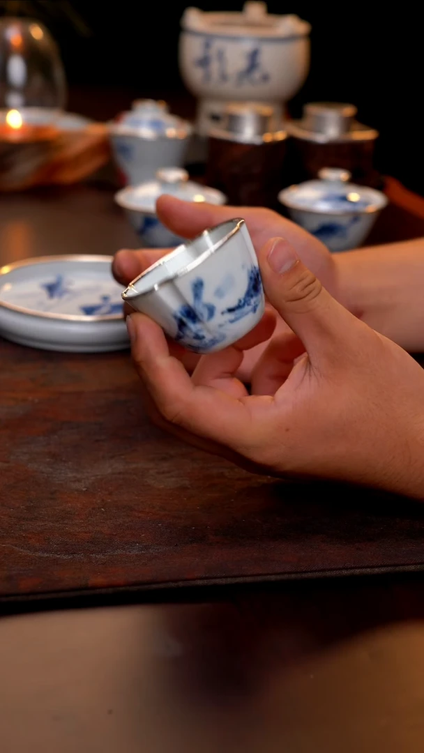 景德镇仿明青花手绘鳜鱼四方小品杯