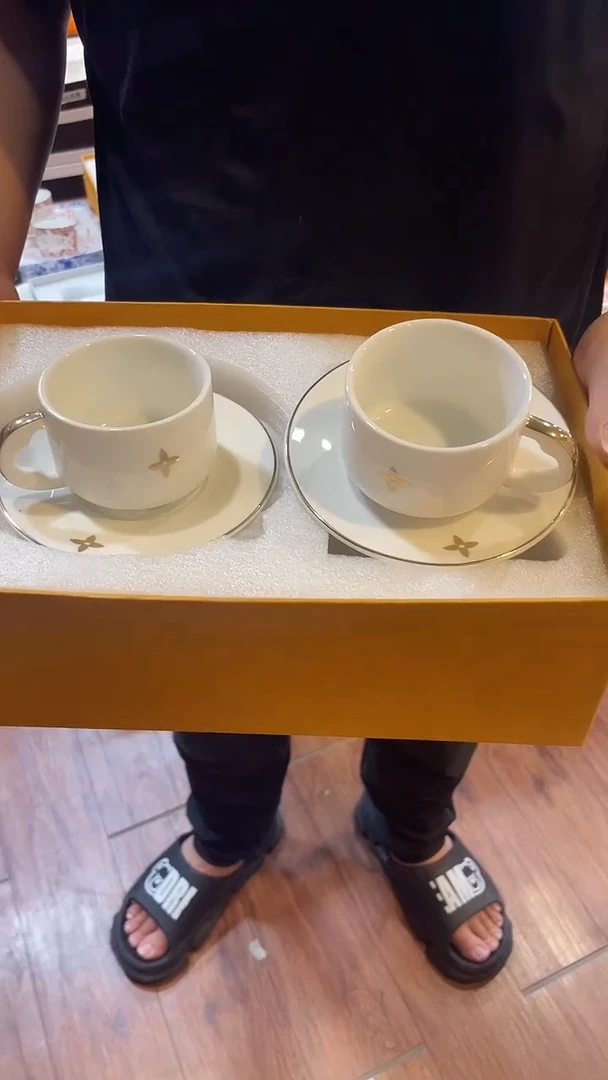 杯鸿辉家品牌瓷器，京东包邮！