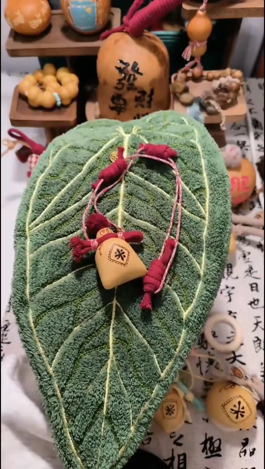 红色喜庆发财小福袋兜里有米