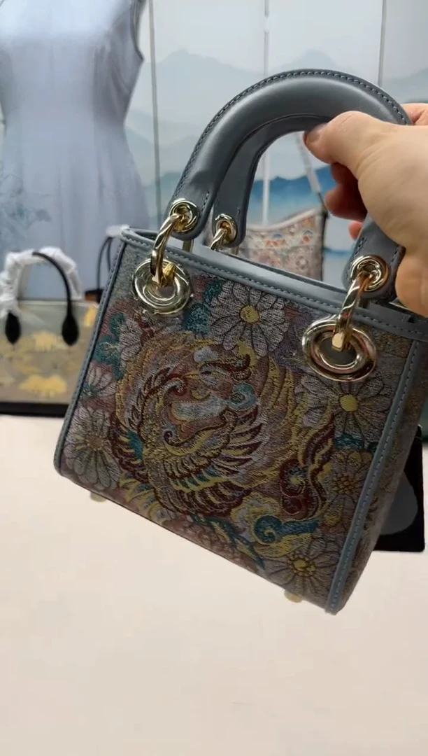 织绣精选默认有色差