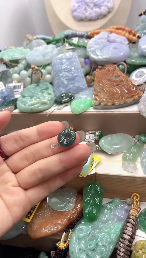 未镶嵌挂件翡翠072