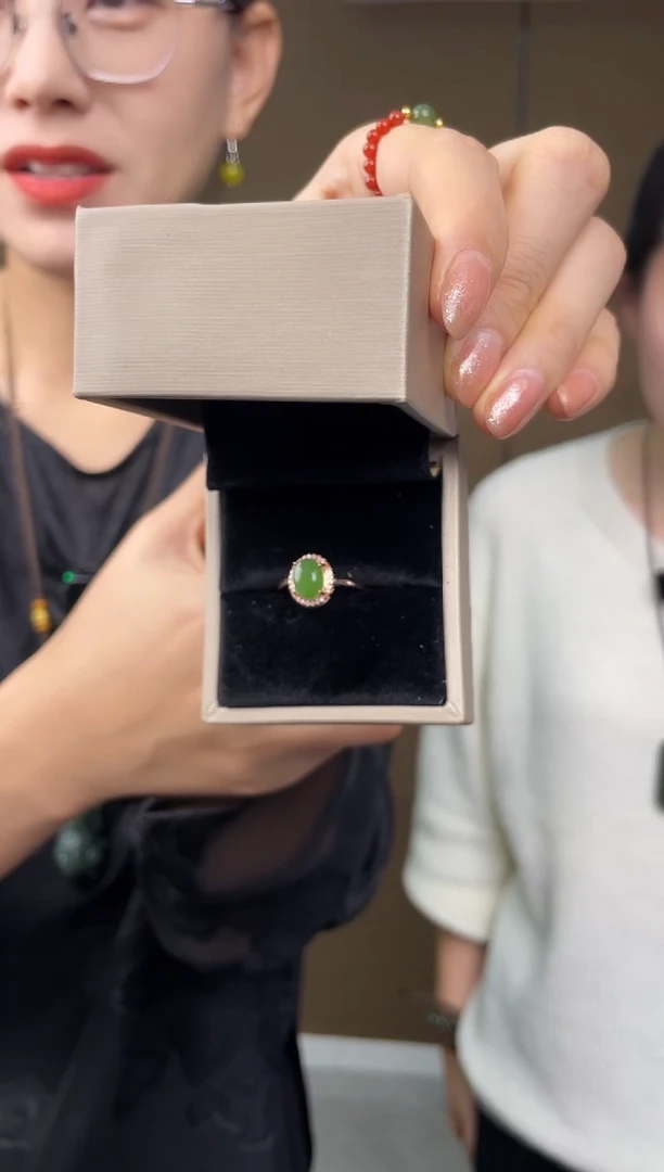 未镶嵌戒指和田玉1